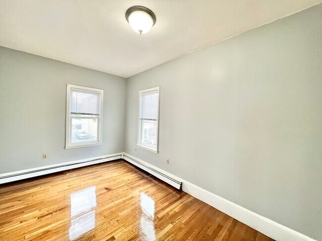 Building Photo - 113 Ferry St