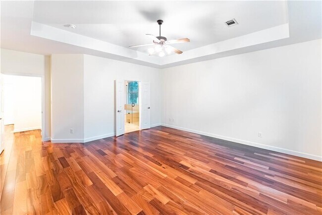 Building Photo - 15716 Belfin Dr