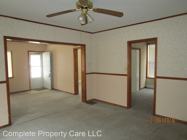 Building Photo - 2 br, 1 bath House - 2502 W. Godman Ave.