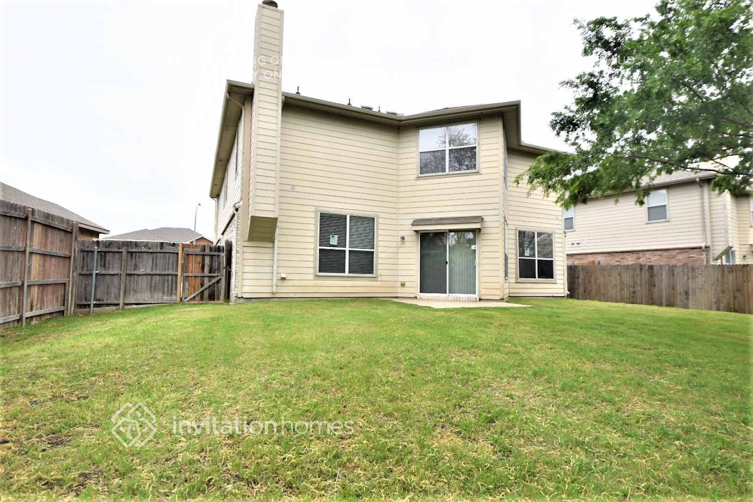 Building Photo - 8441 Shallow Creek Dr