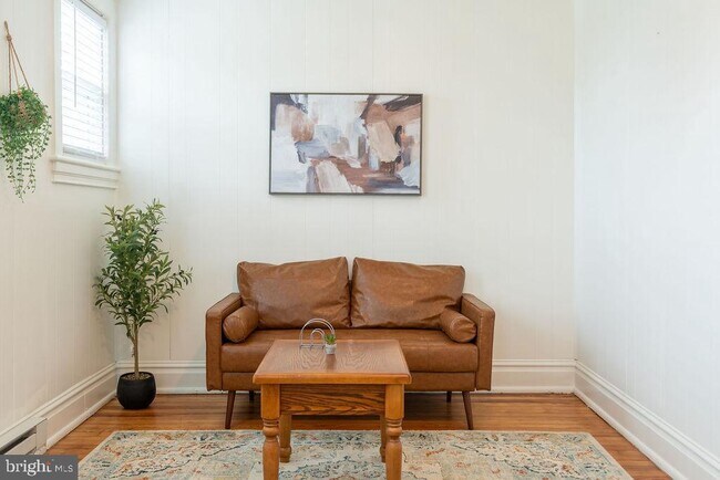 Building Photo - 315 Frederick St