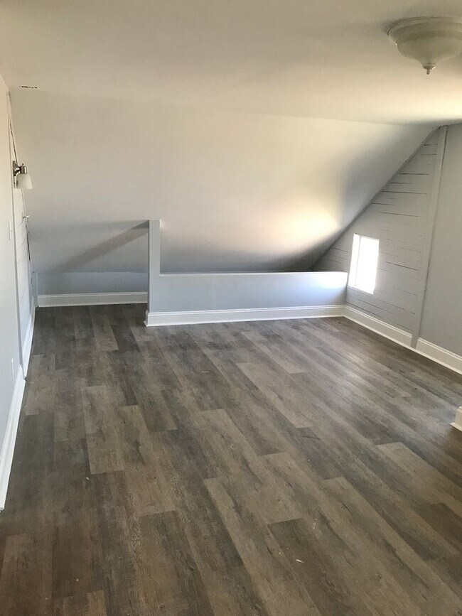 Building Photo - 1001 S 8th St