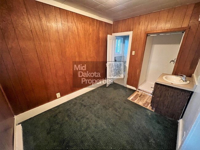 Building Photo - 608 S Wisconsin- 1 Bedroom House