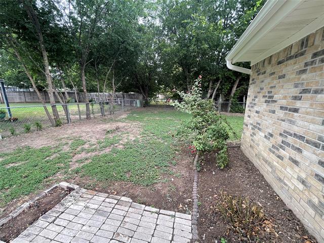 Building Photo - 10157 Peppertree Ln
