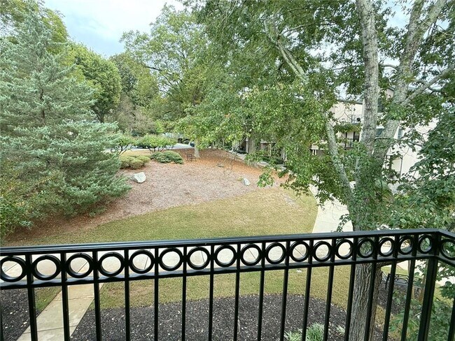 Building Photo - 3641 Ridge Towne Dr