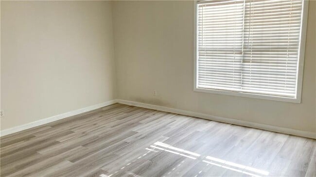 Building Photo - 570 Sterling Pointe Ct NW