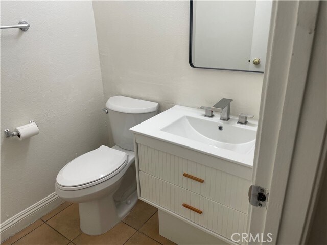 Building Photo - 1430 W Badillo St