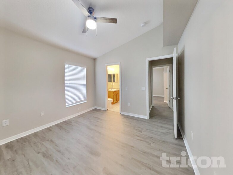 Building Photo - 6944 Crown Lake Dr