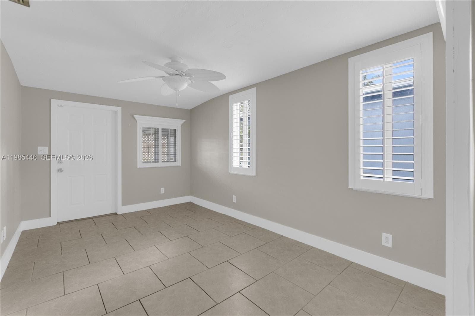 Building Photo - 211 SE 1st Ter