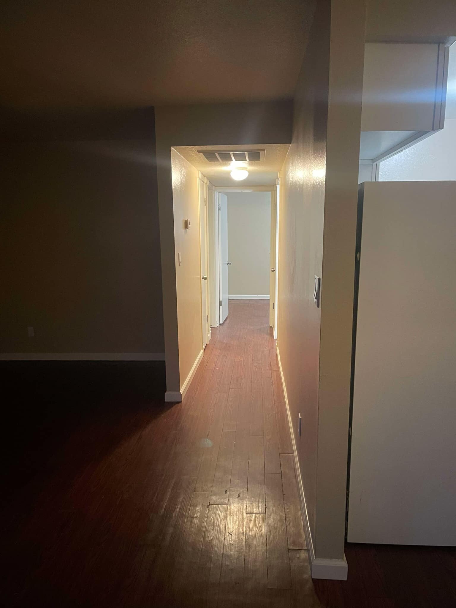 Building Photo - 1364 Hobart Dr