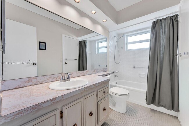 Building Photo - 5000 NW 36th St