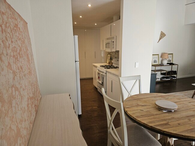 Building Photo - 4921 Indian Wood Rd