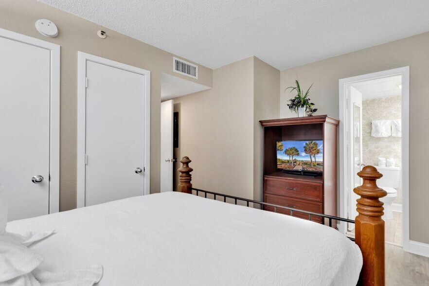 Building Photo - 1700 N Ocean Blvd