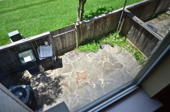 Building Photo - 2910 Grants Lake Blvd