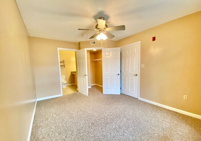 Building Photo - Laurel Station Condos #203 3BD/2BA $3000/MONTH includes 2 Assigned parking spaces! Move in 8/13/2026