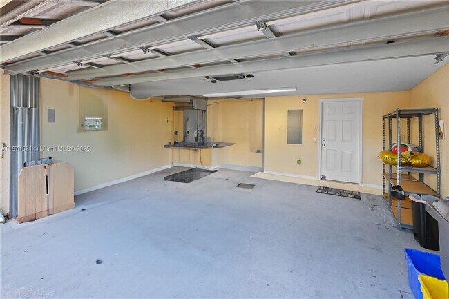 Building Photo - 2658 Sawyer Terrace