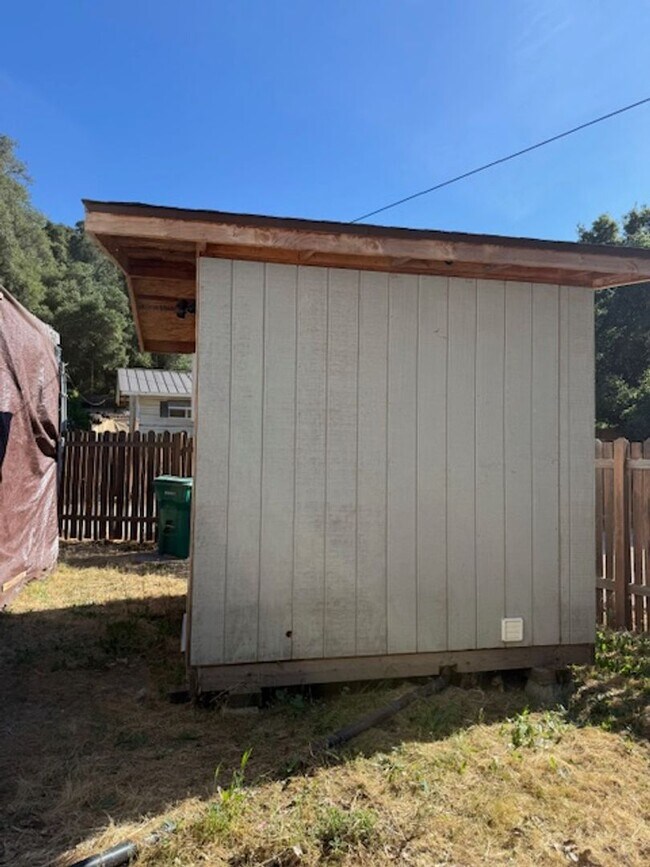 Building Photo - 18800 Cachagua Rd