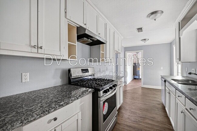 Building Photo - 3315 Bond St