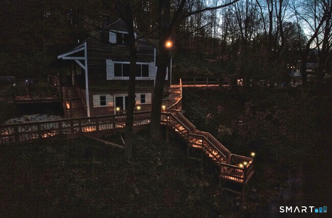 Building Photo - 15 Lower Rd