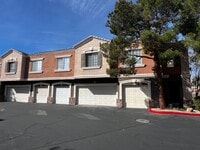 Building Photo - Great 3 bedroom condo Summerlin Pkwy/Buffalo 1700/mo
