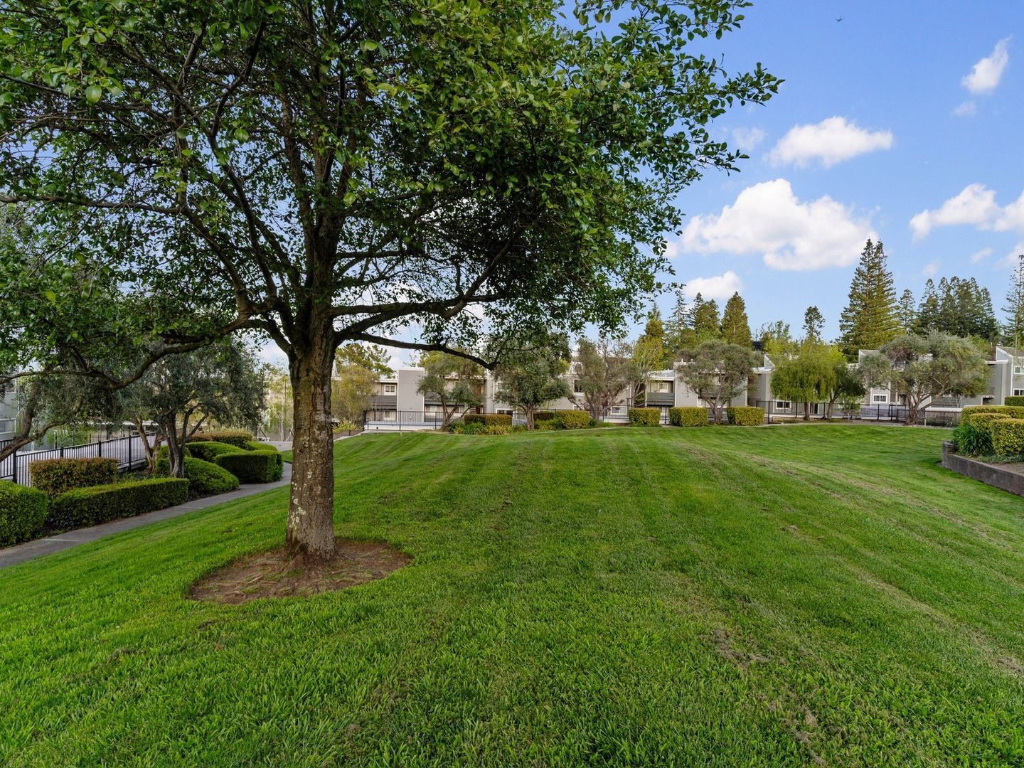 Building Photo - 4008 Farm Hill Blvd