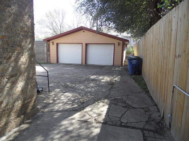 Building Photo - 6032 Lewis St