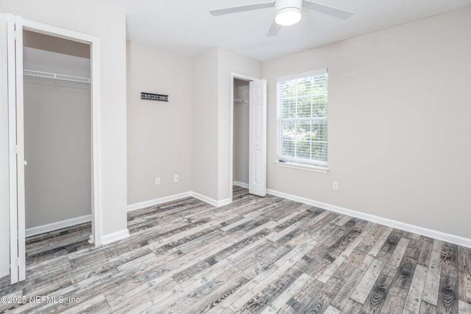 Building Photo - 230 Scrub Jay Dr
