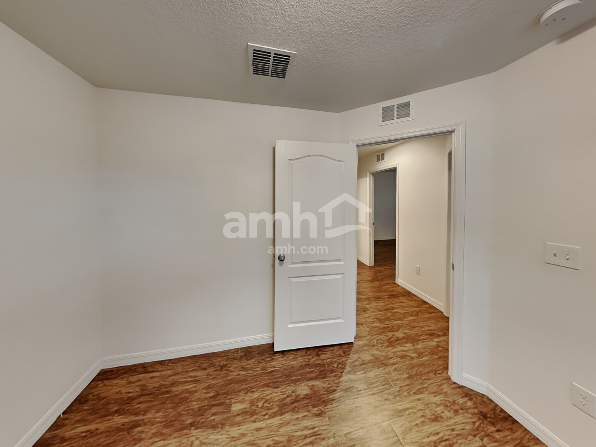 Building Photo - 619 Chatham Walk Dr