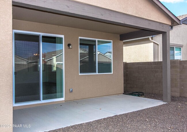 Building Photo - 1356 Warbler Wy