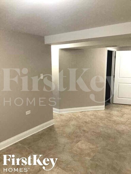 Building Photo - 430 E Clark St