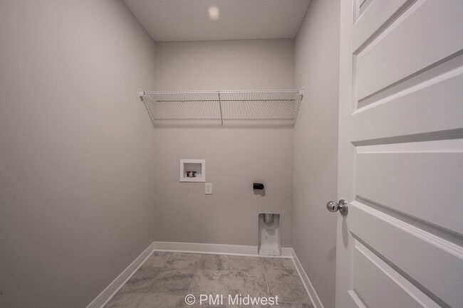 Building Photo - 7278 Zanesville Rd