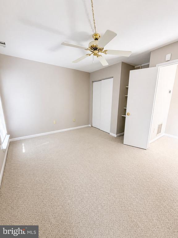 Building Photo - 982 Yachtsman Way