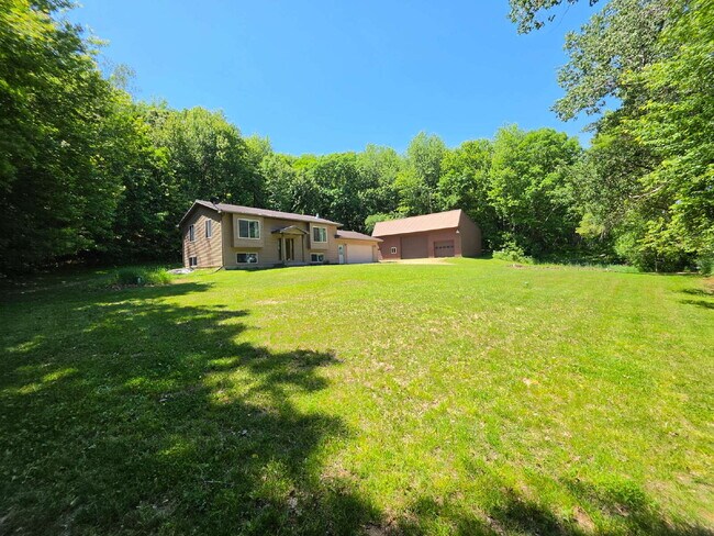 Building Photo - 4 Bedroom 2 Bathroom Home on 5 Acres with Shop, New Deck & Attached Garage