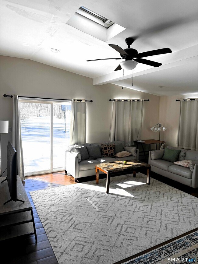 Building Photo - 541 Park Ave