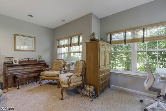 Building Photo - 11 Oak Knoll Ln