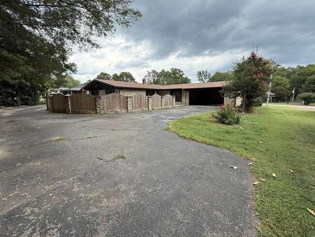 Building Photo - 107 Diamond Dr