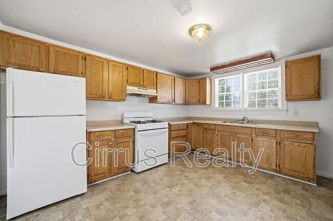 Building Photo - 1027 27th St