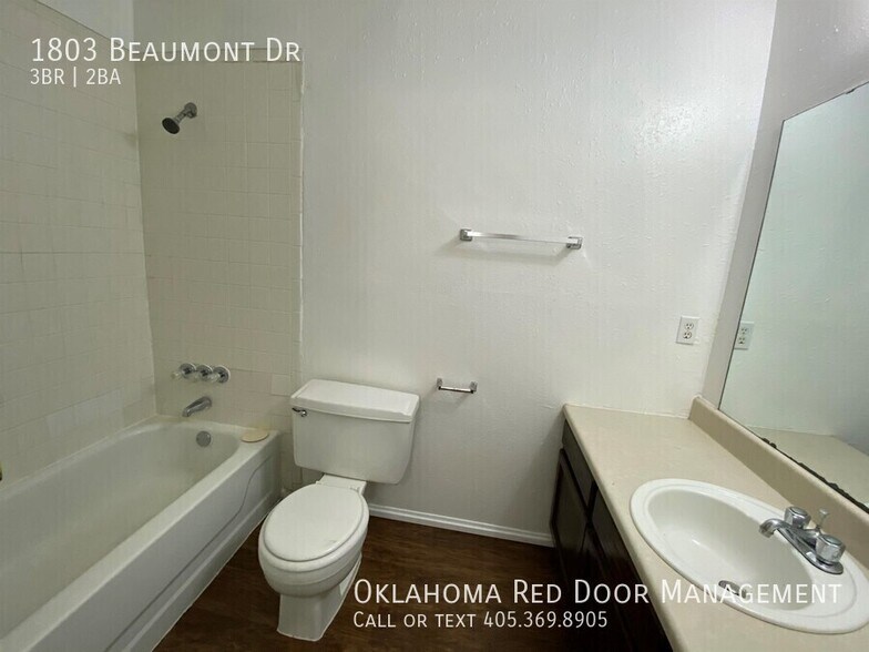 Building Photo - 1803 Beaumont Dr