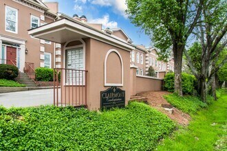 Building Photo - Charming 2BR/2BA condo in Green Hills!