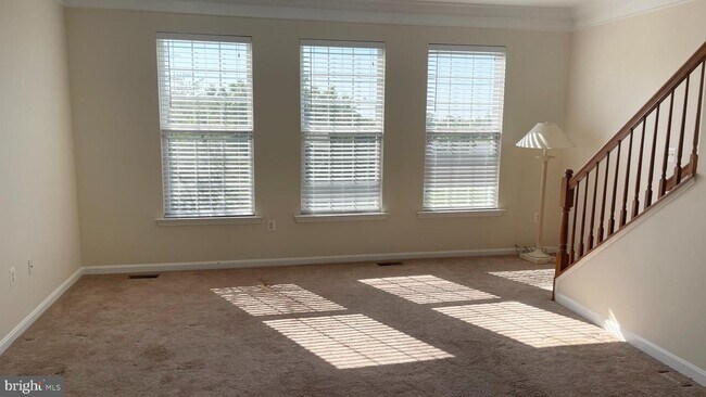 Building Photo - 503 Edmonton Terrace NE