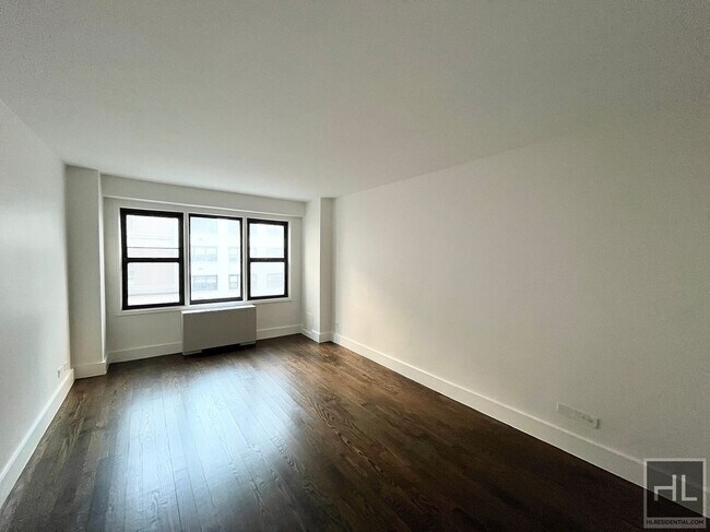 Building Photo - Amazing 1 Bedroom Apartment In Upper East ...