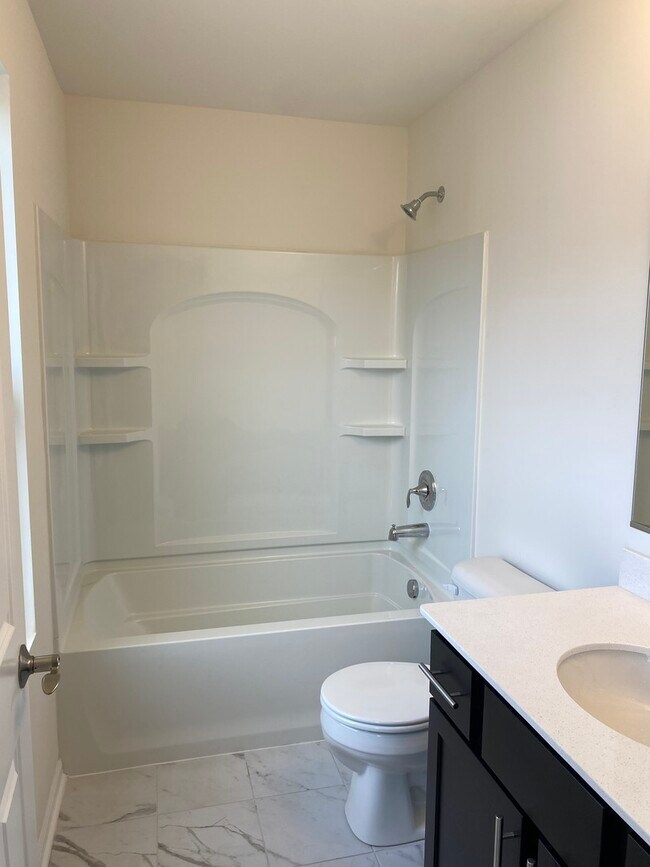 Building Photo - 29W710 Cambridge Ct