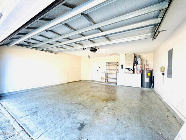 Building Photo - 205 Covington St