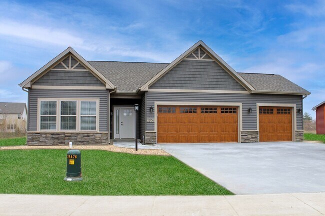 Building Photo - 2206 Rocky Ln