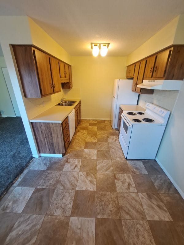 Building Photo - 2796 Willow Dr