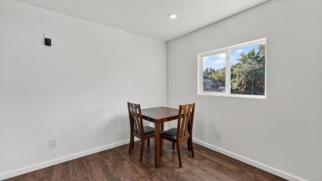 Building Photo - 1216 Butterfield Rd