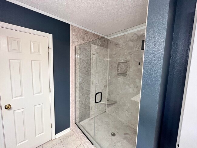 Building Photo - 431 Pristine Water Ln
