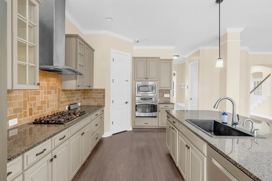 Building Photo - 7231 Sangalla Dr
