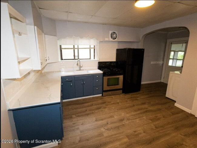 Building Photo - 1418 Capouse Ave