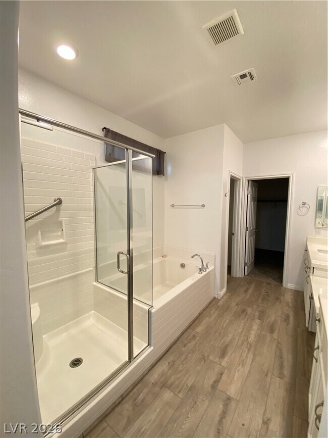 Building Photo - 3176 Fern Nook Ave